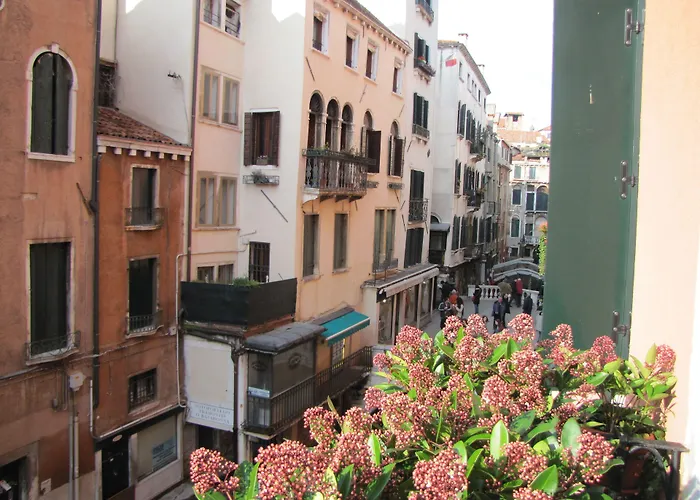 فندق سبلينديد فينيس - ستارهوتيلز كوليزيوني 4*