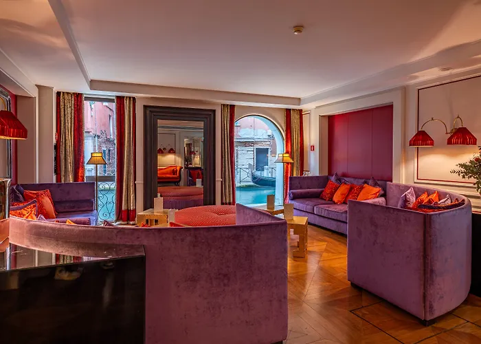 سبلينديد فينيس - ستارهوتيلز كوليزيوني فندق 4*