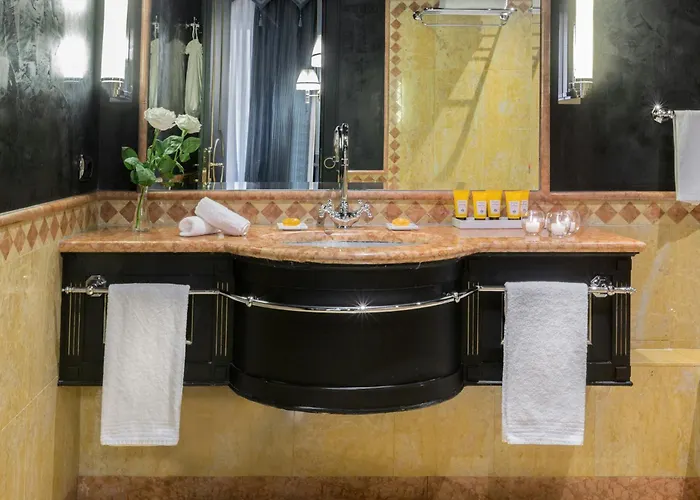 سبلينديد فينيس - ستارهوتيلز كوليزيوني 4*